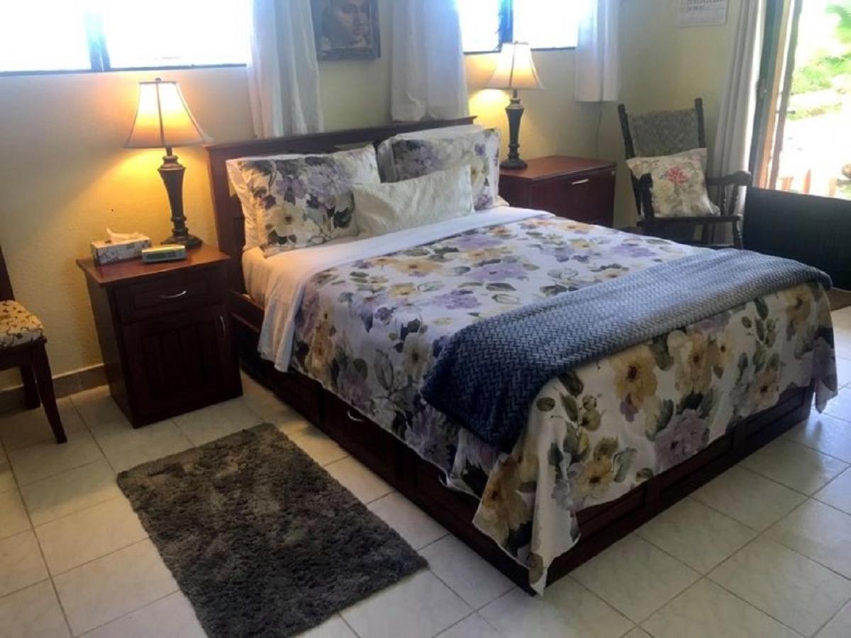 Royale Manor Villa Corozal Exteriör bild