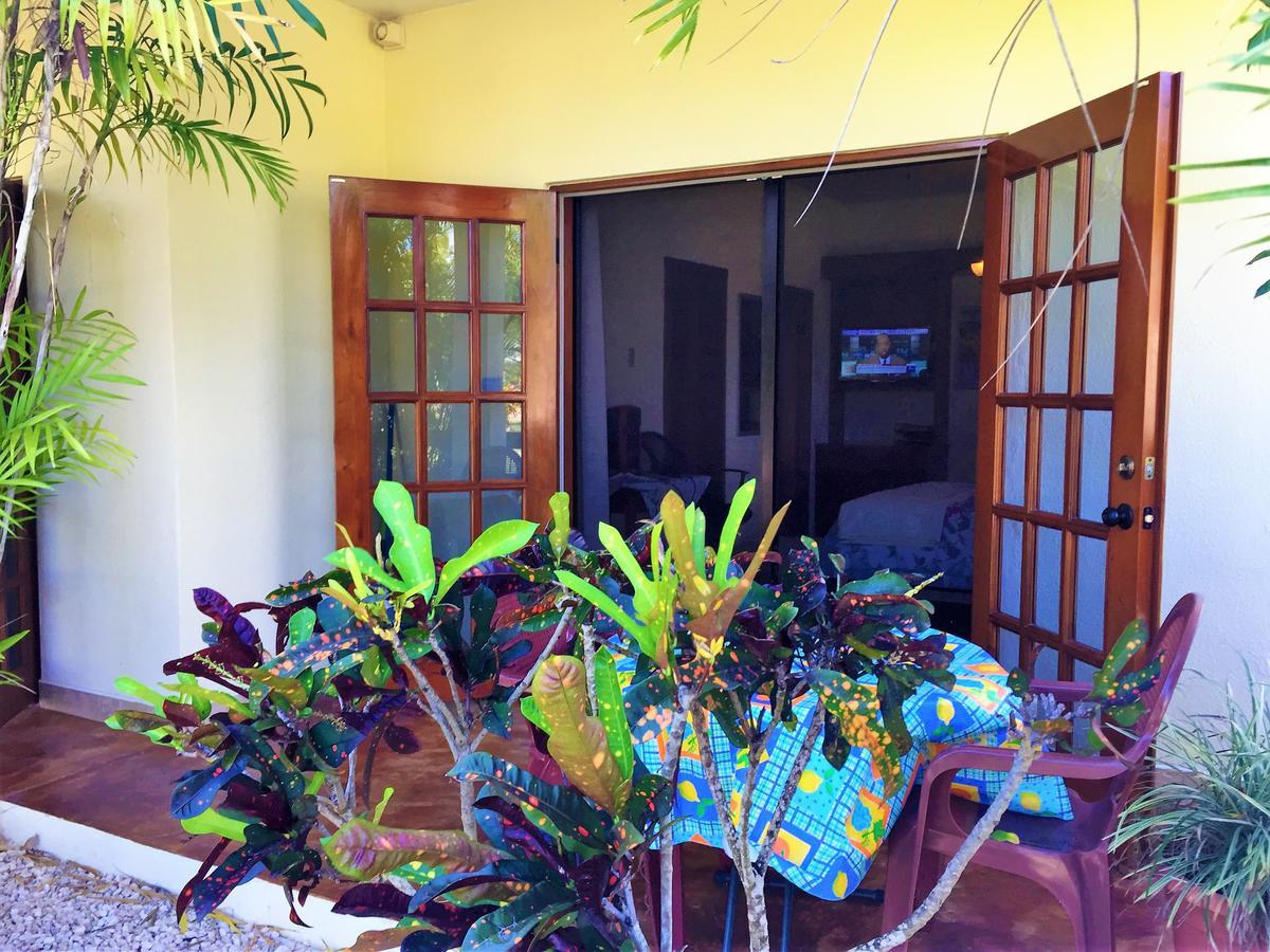 Royale Manor Villa Corozal Exteriör bild