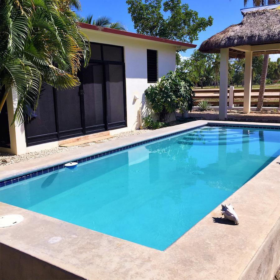 Royale Manor Villa Corozal Exteriör bild