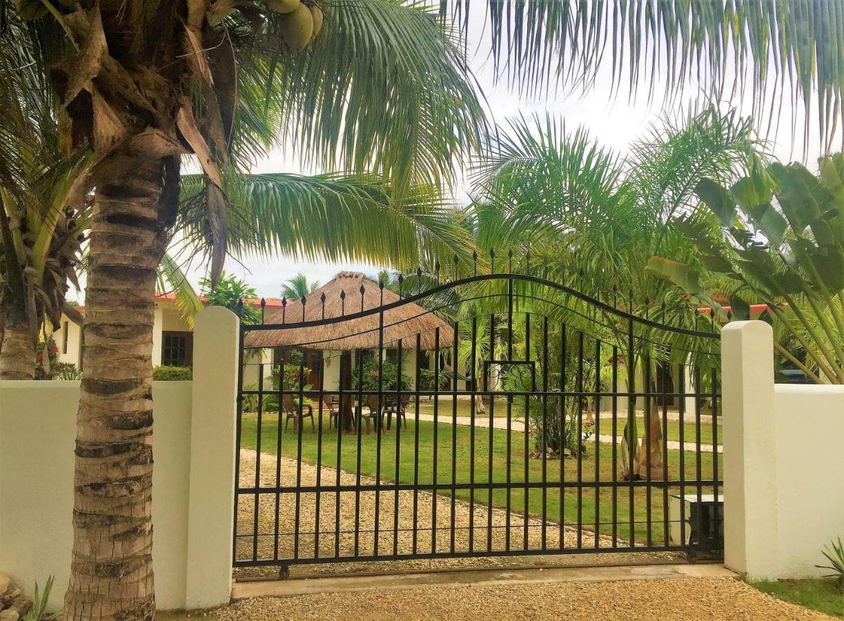 Royale Manor Villa Corozal Exteriör bild