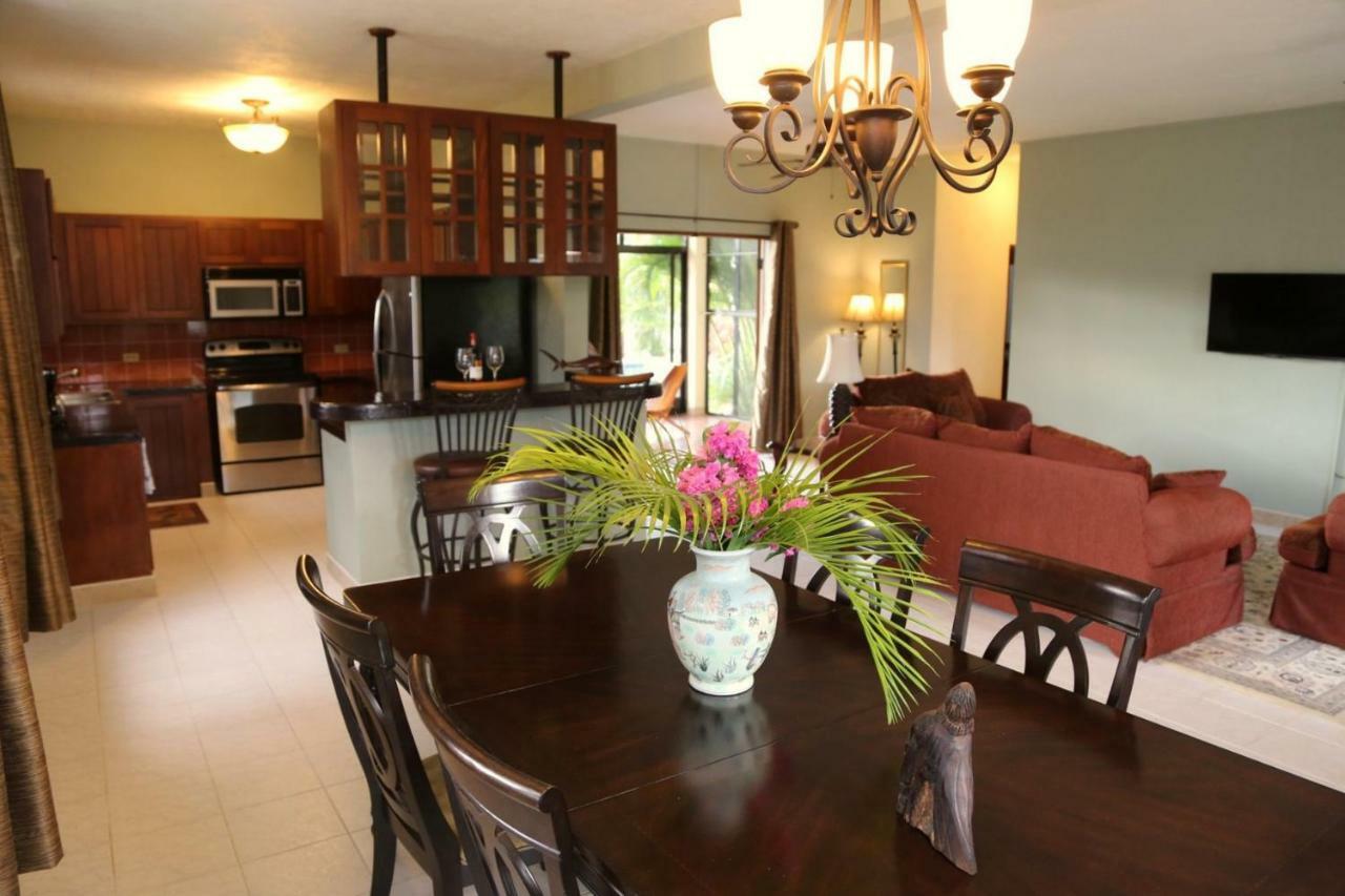 Royale Manor Villa Corozal Exteriör bild